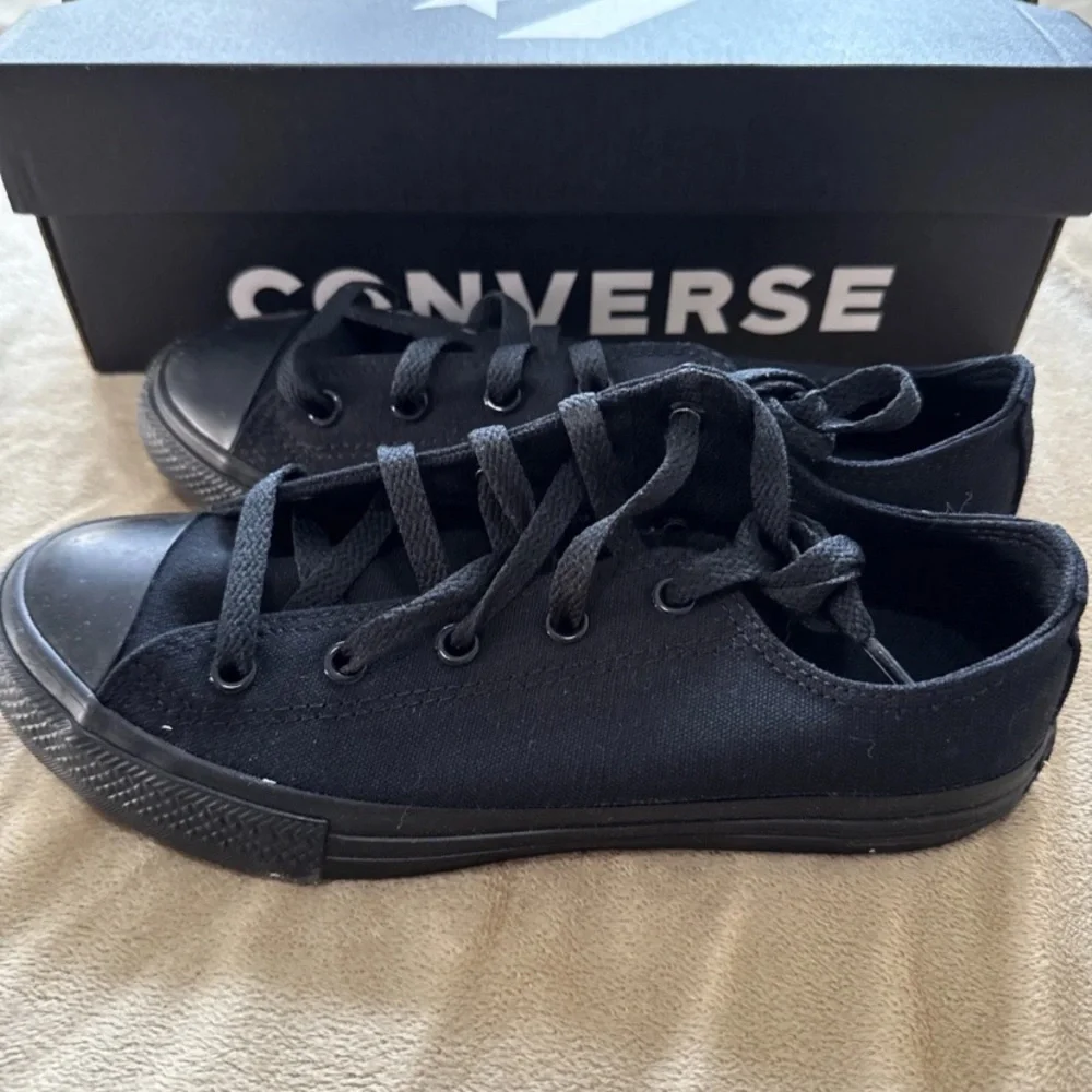 Converse Low Top Lace Up Kids Boys Unisex All-Black Sneakers